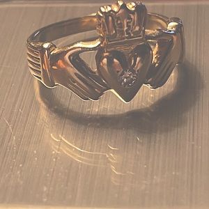 14 karat gold men’s Claddah ring